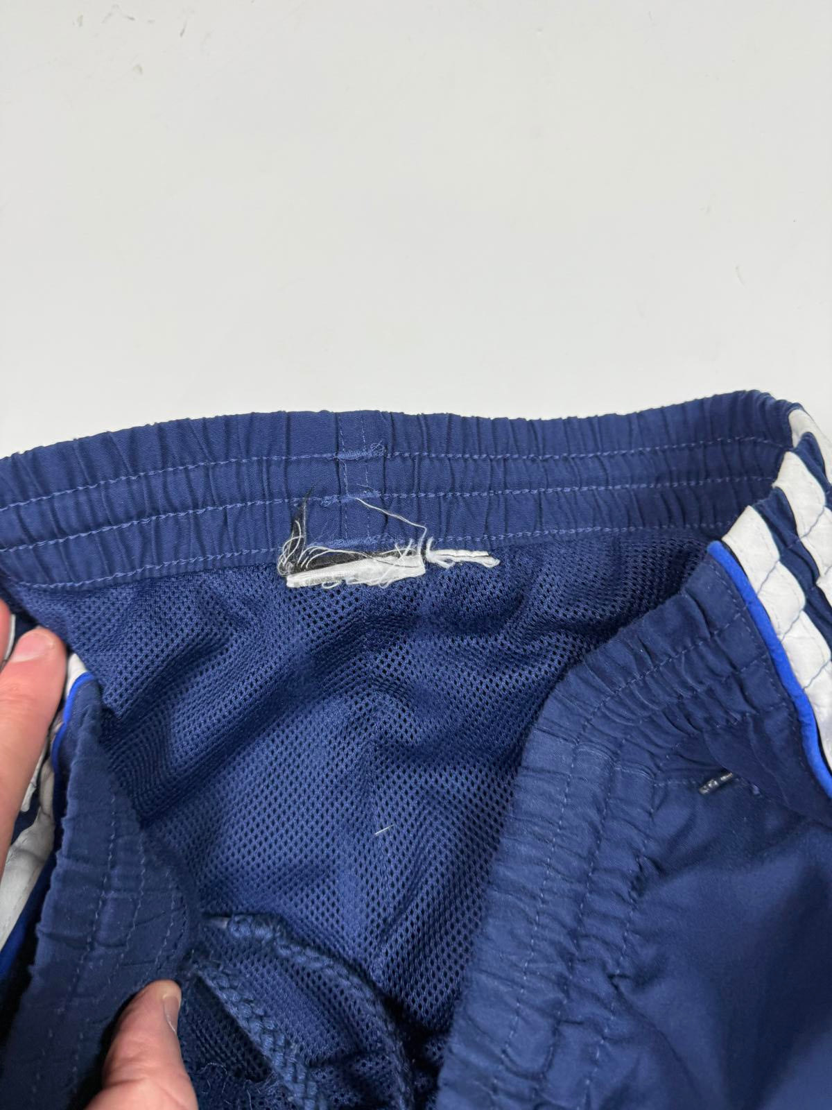 Vintage Adidas side stripe baggy track pants (M)