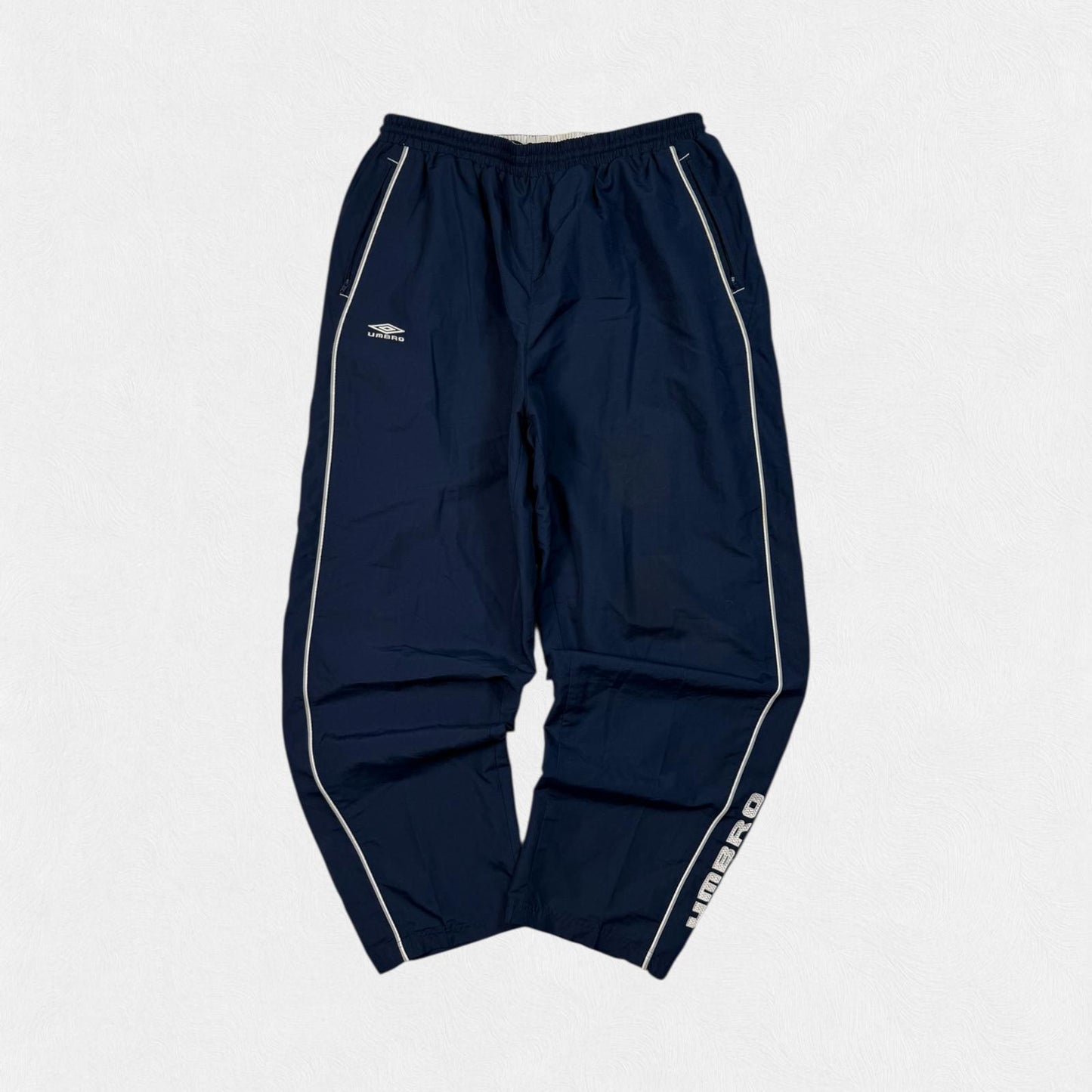 Vintage Umbro spell out baggy track pants (XXL)