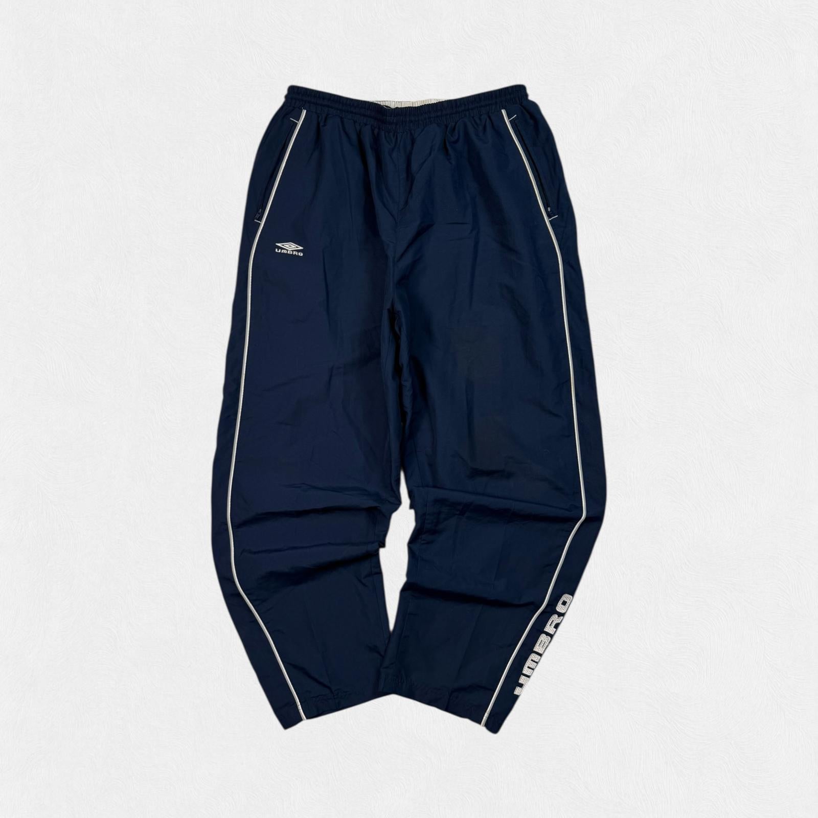 Vintage Umbro spell out baggy track pants (XXL)
