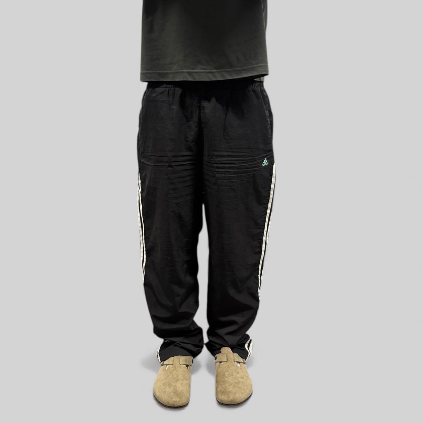 Vintage Adidas baggy side stripe track pants (M)
