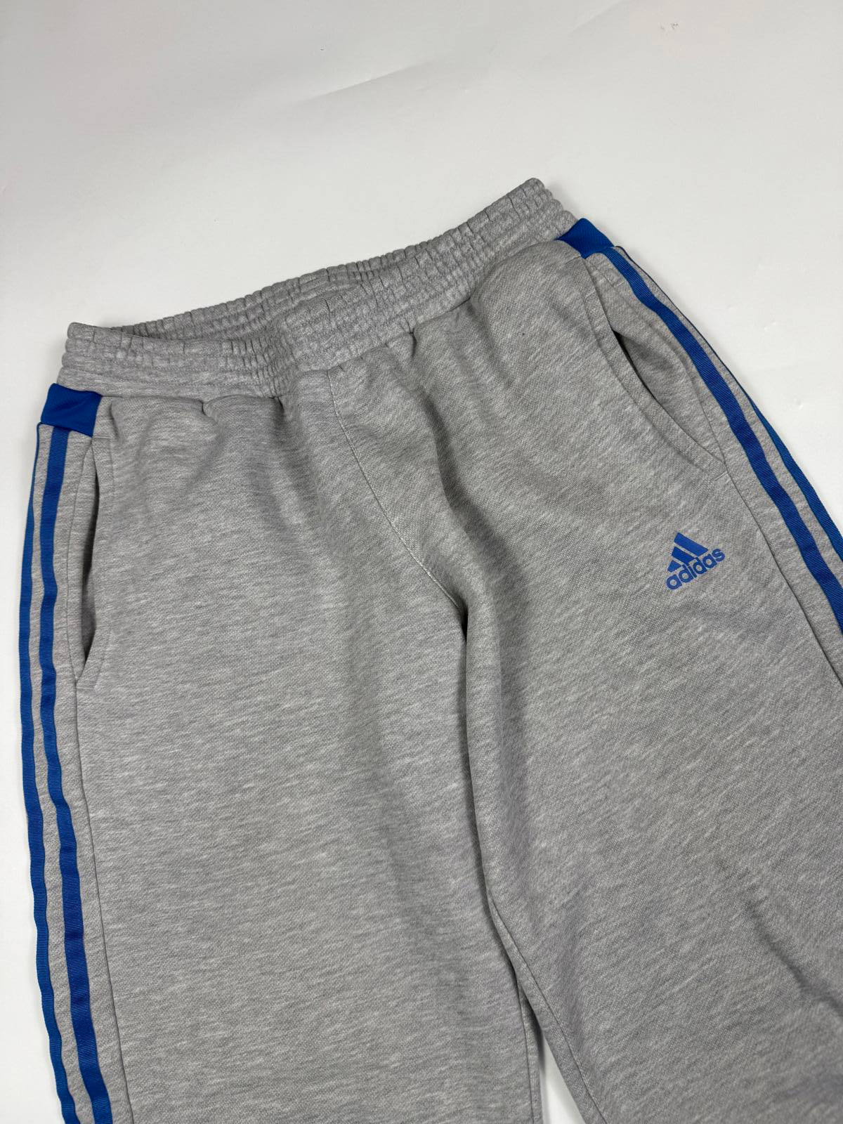 Y2K Adidas baggy joggers (S)