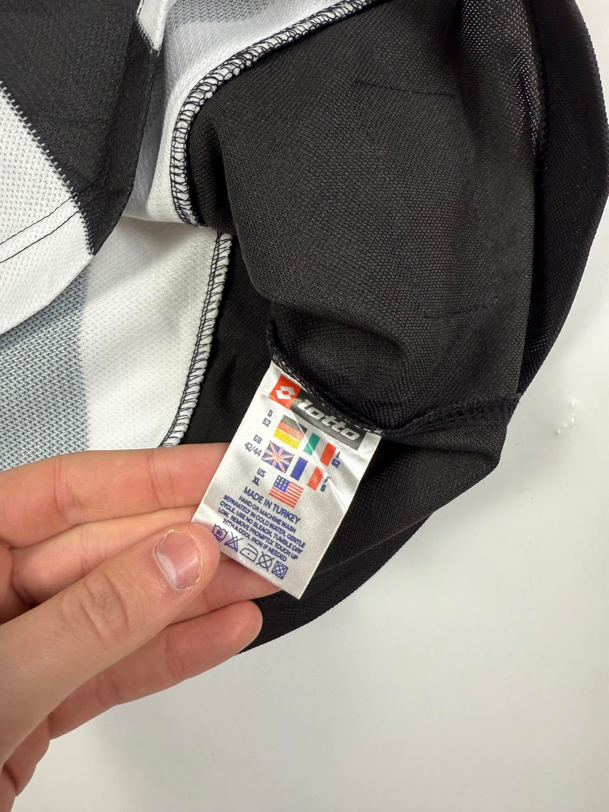 Vintage Juventus 2002/03 Lotto home football shirt (XL)