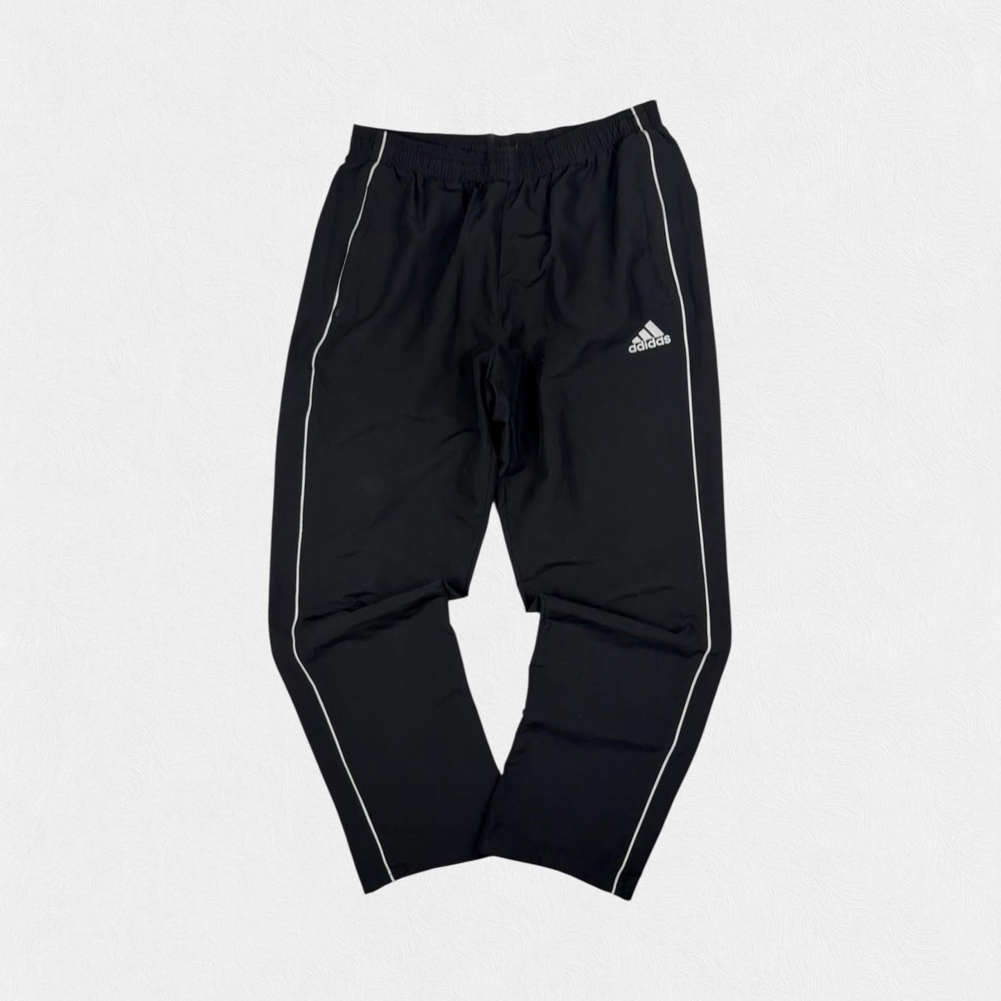 Vintage Adidas baggy track pants (M)