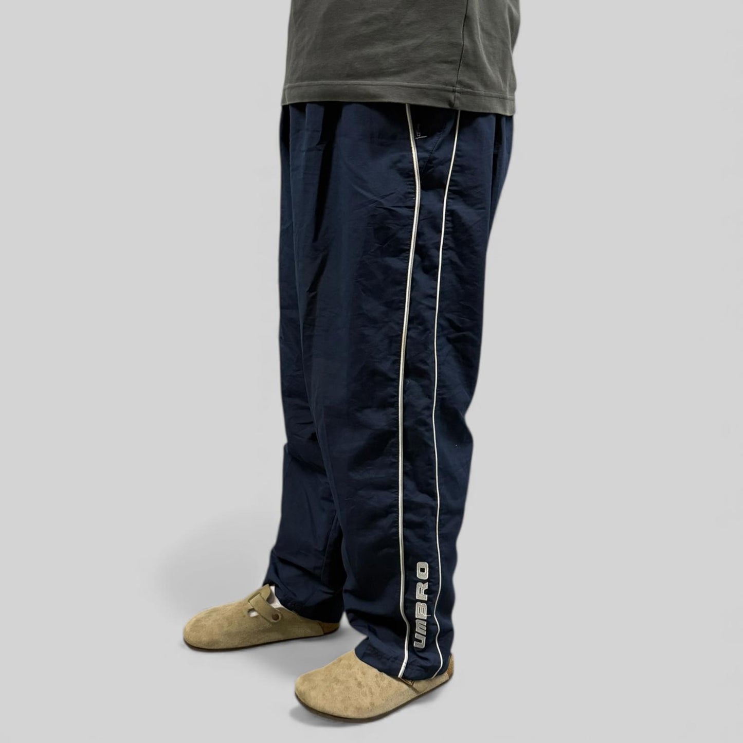 Vintage Umbro spell out baggy track pants (XXL)