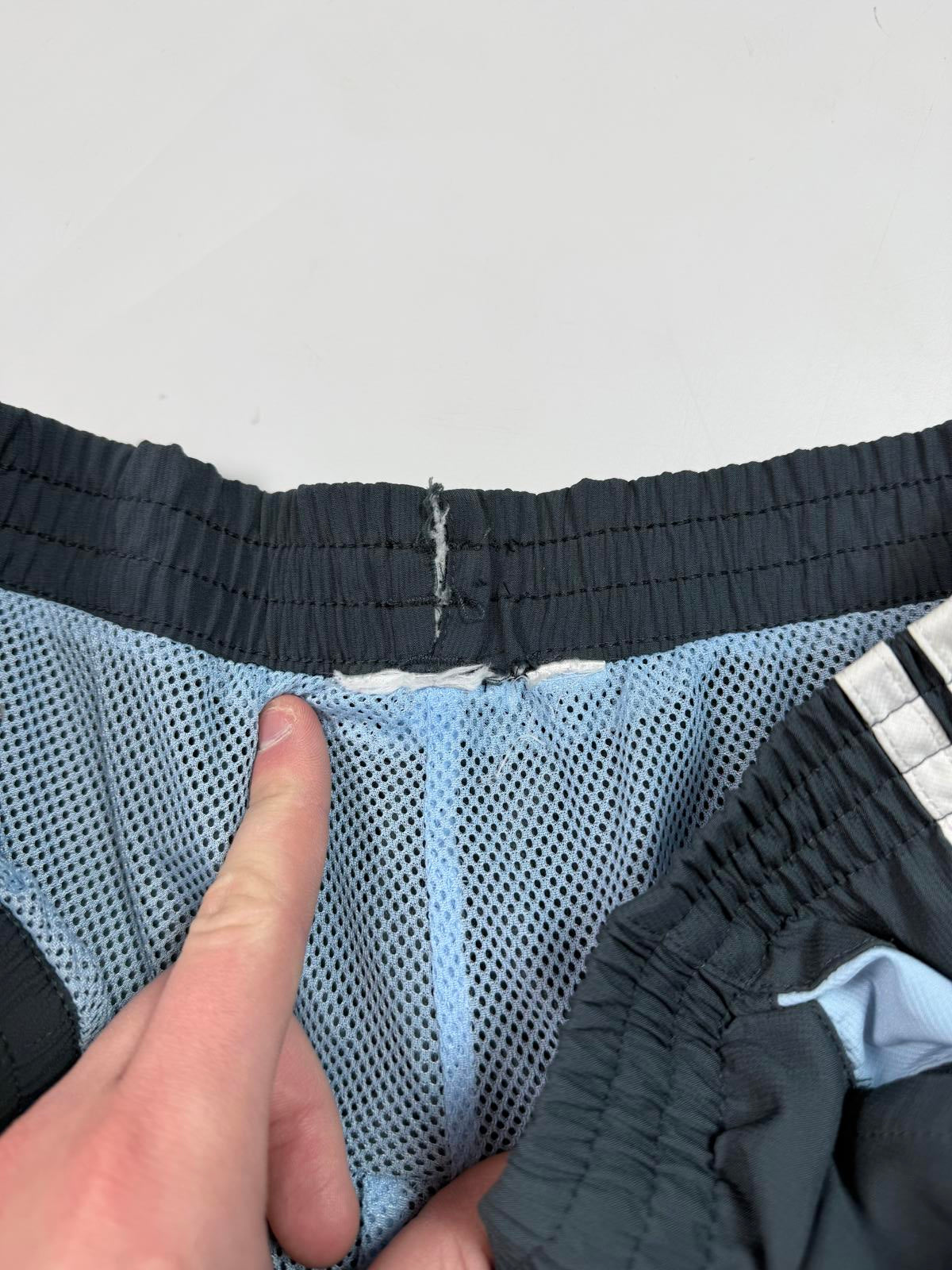 Vintage Adidas baggy track pants (L)