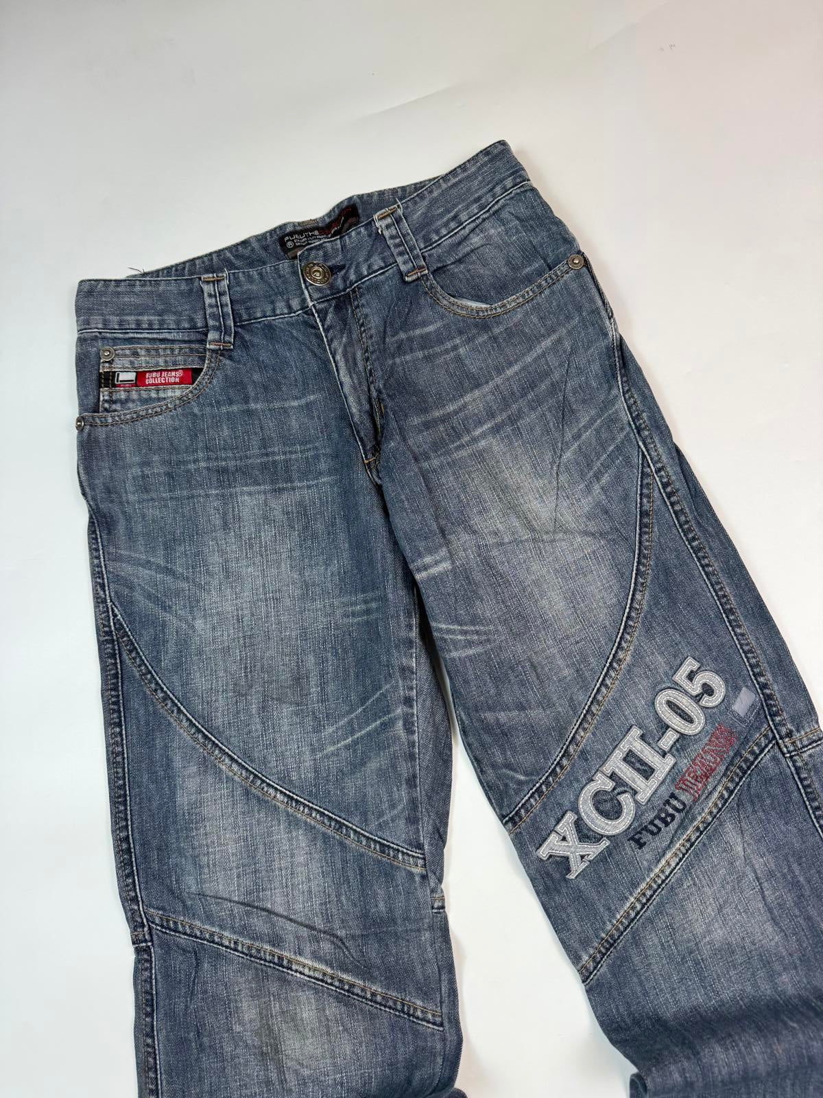Vintage Fubu baggy hip hop Jeans (W28)