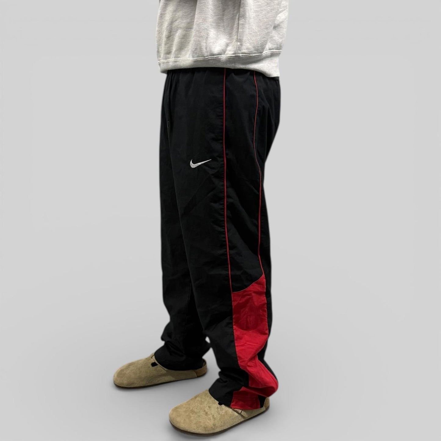 Vintage Nike side stripe baggy track pants (L)