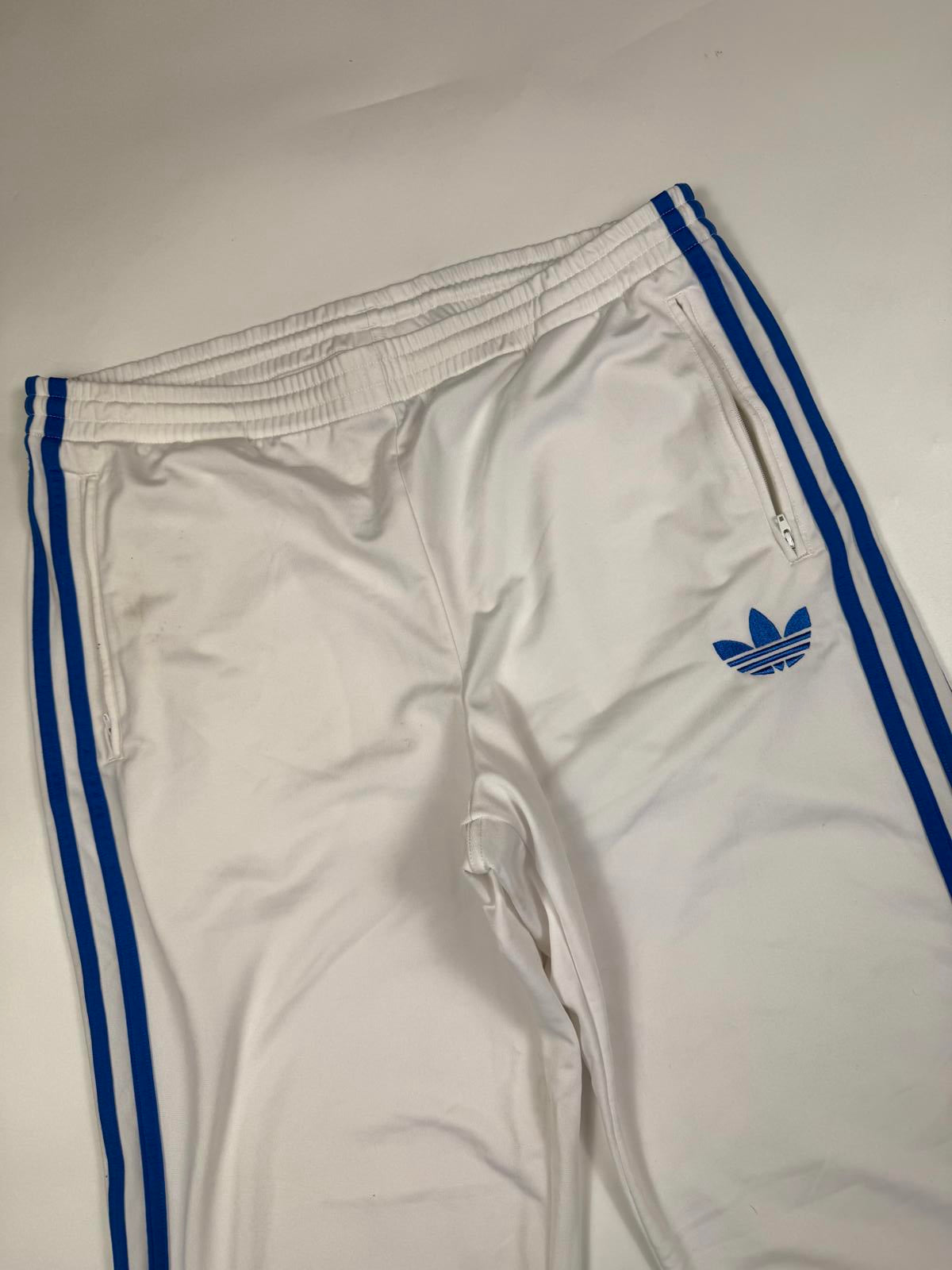 Y2K Adidas originals baggy track pants (M)