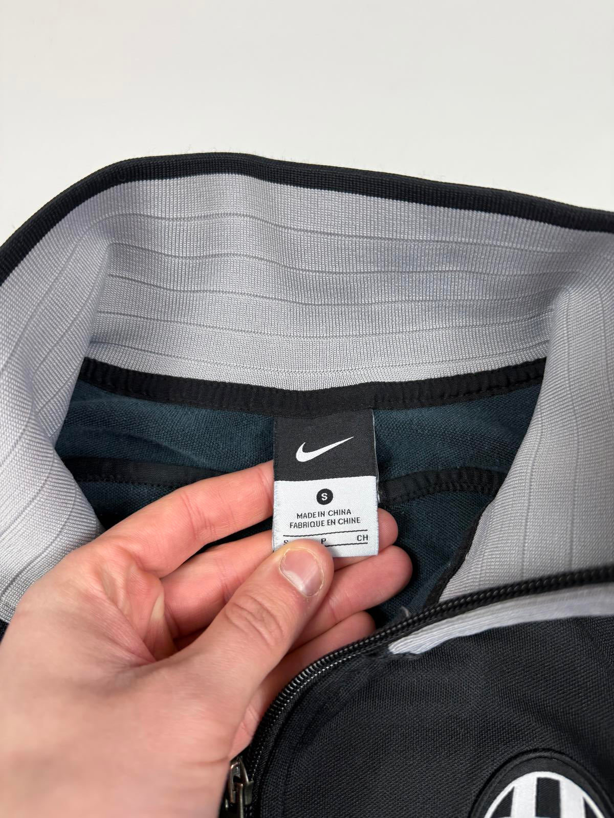 Juventus 2010/11 Nike football track top (S)