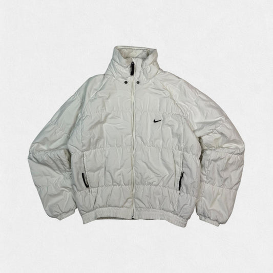 Vintage Women's Nike puffer jacket (WL)