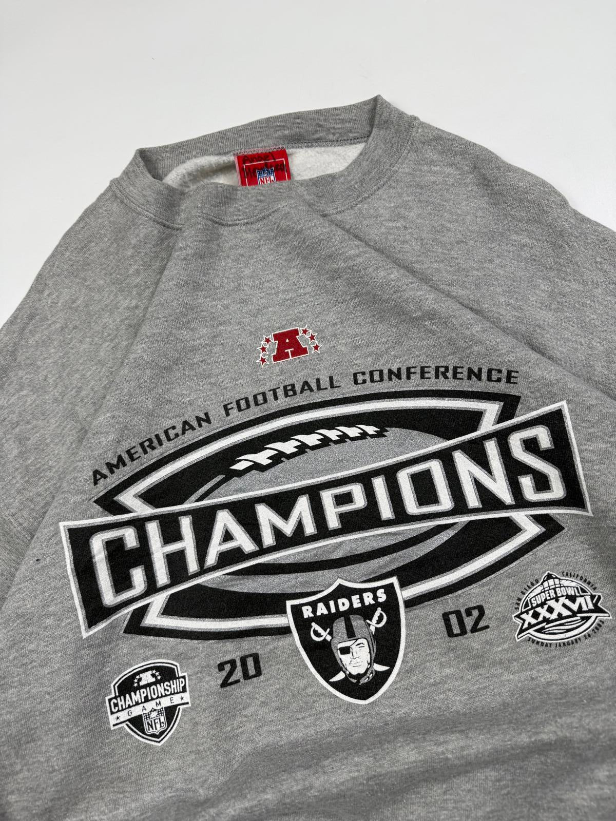 Vintage NFL Raiders 2002 champions graphic sweatshirt (L)