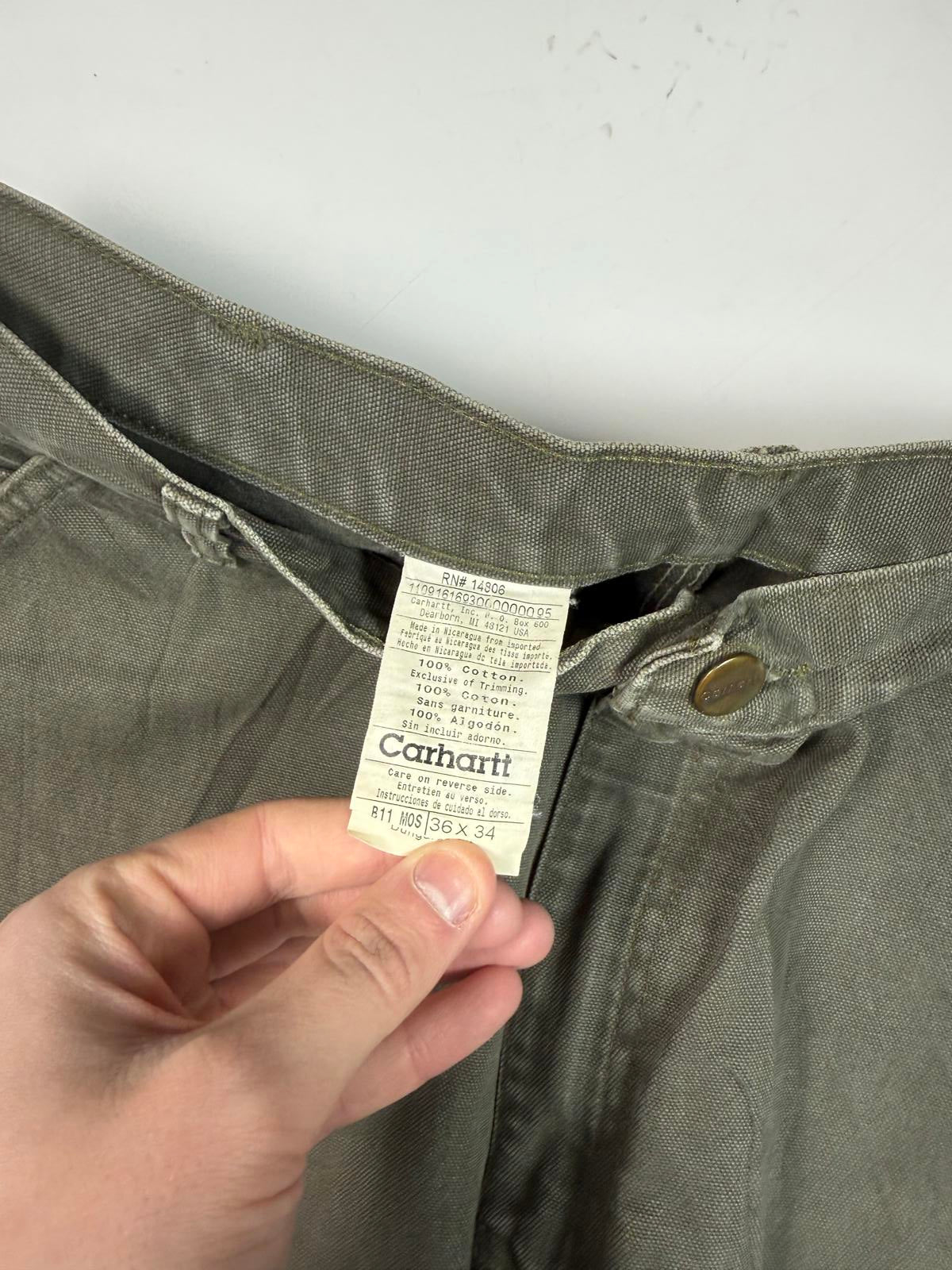 Vintage Carhartt baggy carpenter pants (W36)