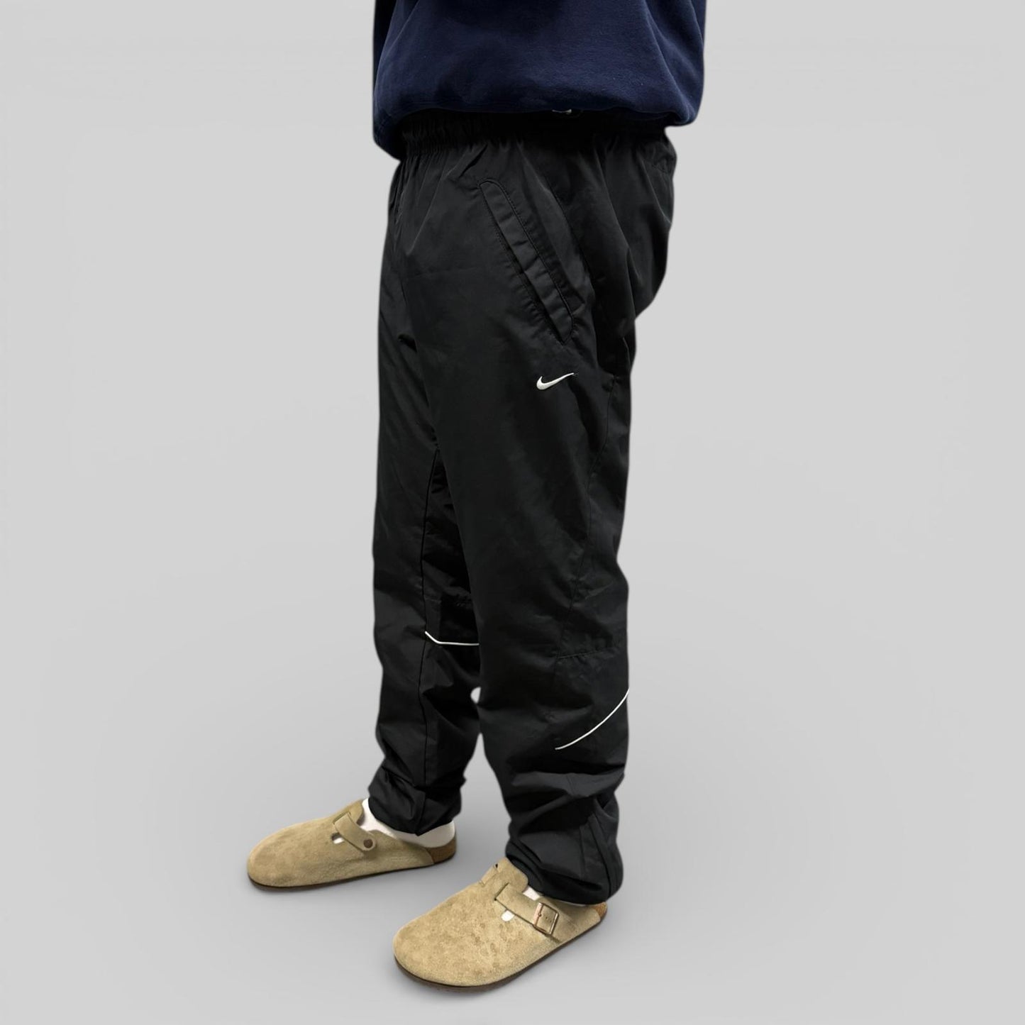 Vintage Nike mini swoosh baggy track pants (M)