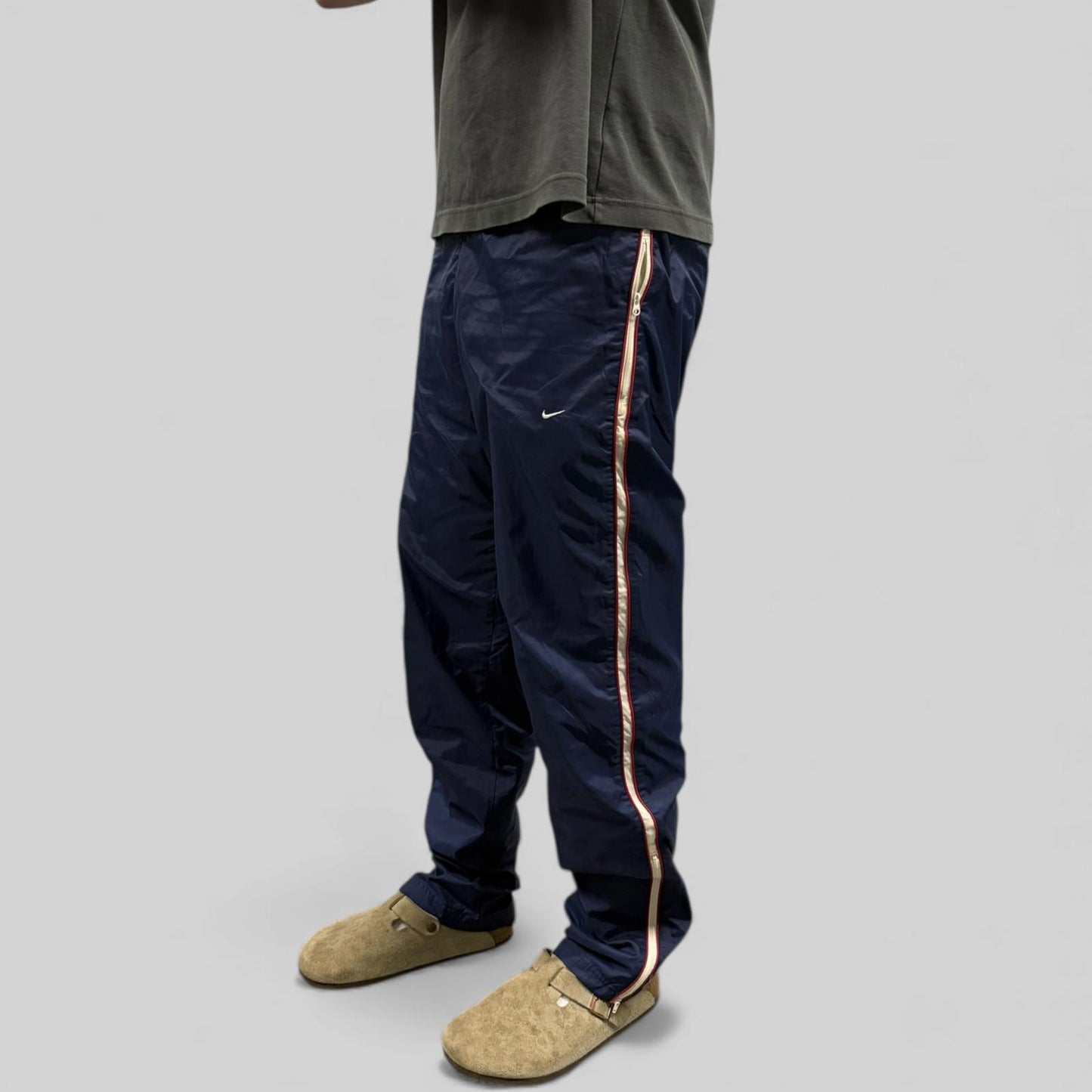 Vintage Nike side stripe baggy track pants (S)