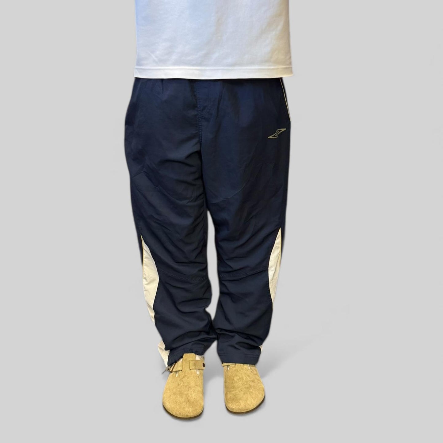 Vintage Umbro baggy track pants (XL)