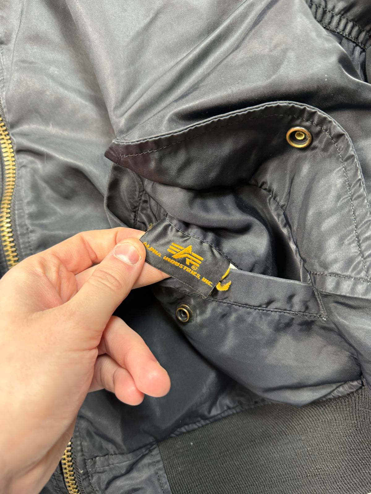 Vintage Alpha Industries MA-1 Military bomber jacket (L)