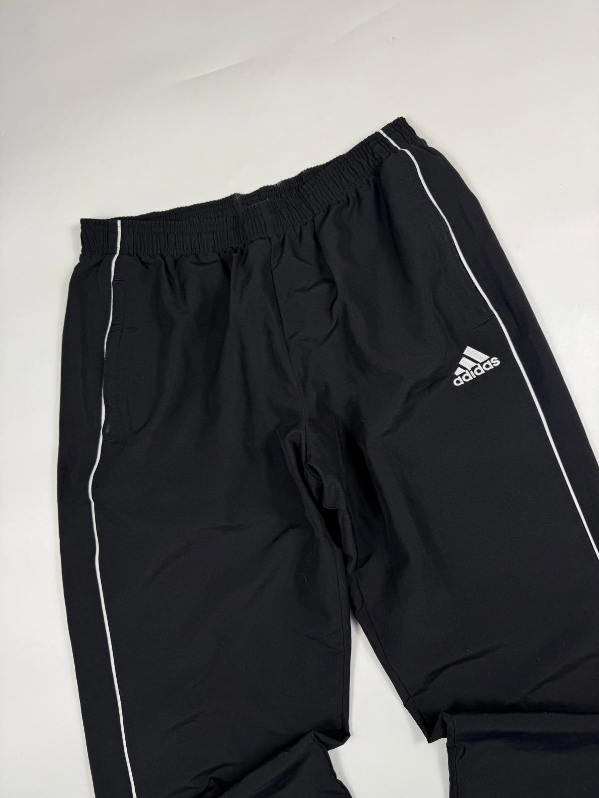 Vintage Adidas baggy track pants (M)