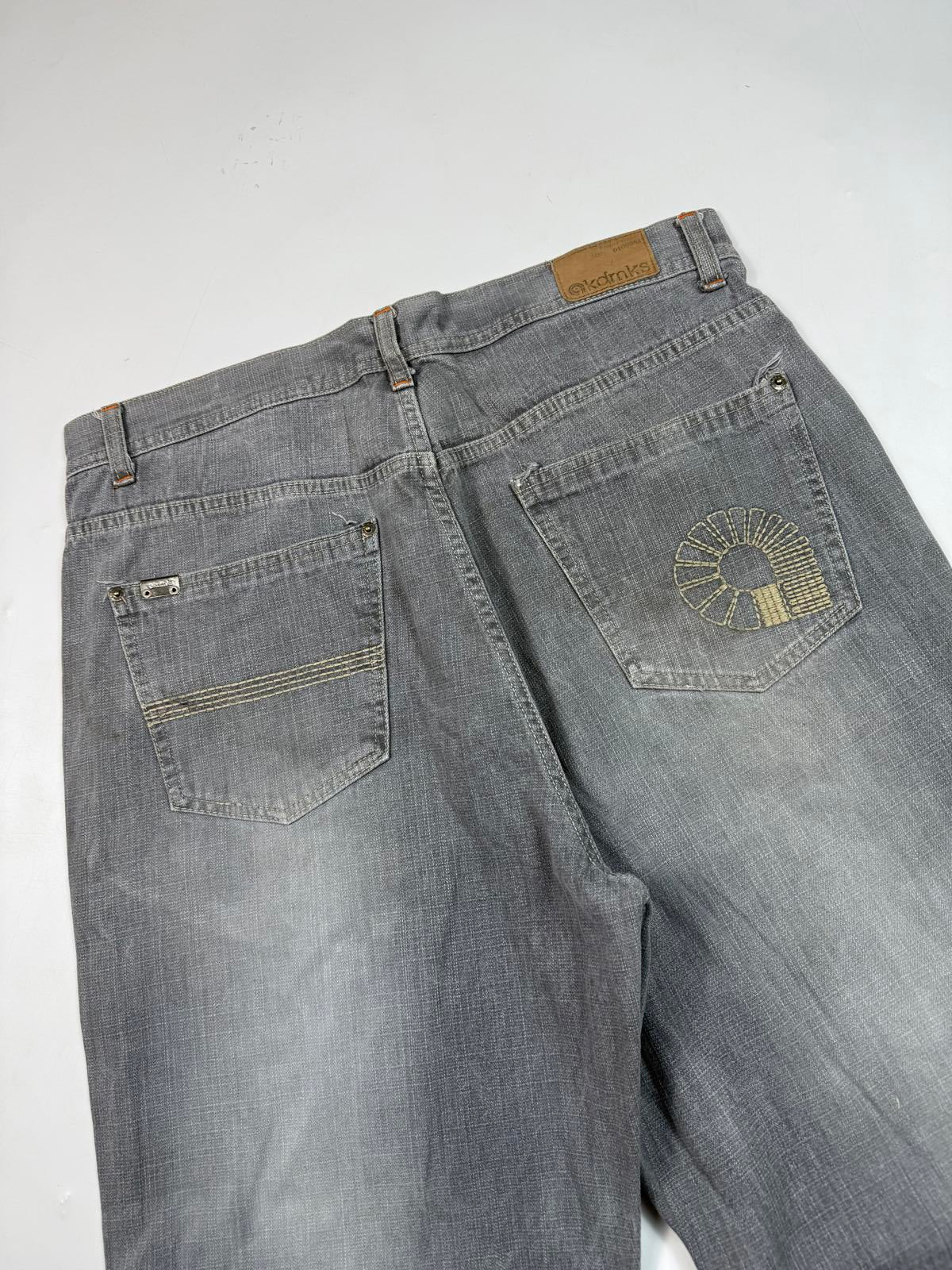 Vintage Akademiks baggy hip hop Jeans (W36)