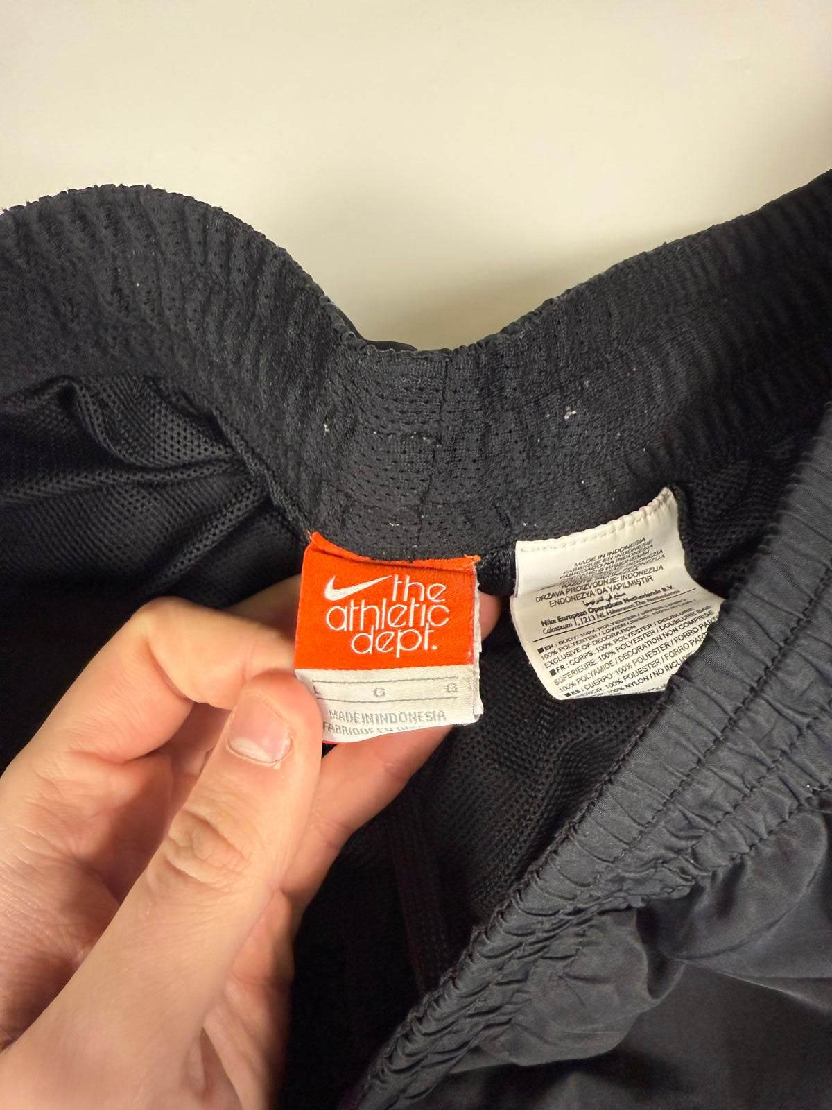 Vintage Nike baggy track pants (L)