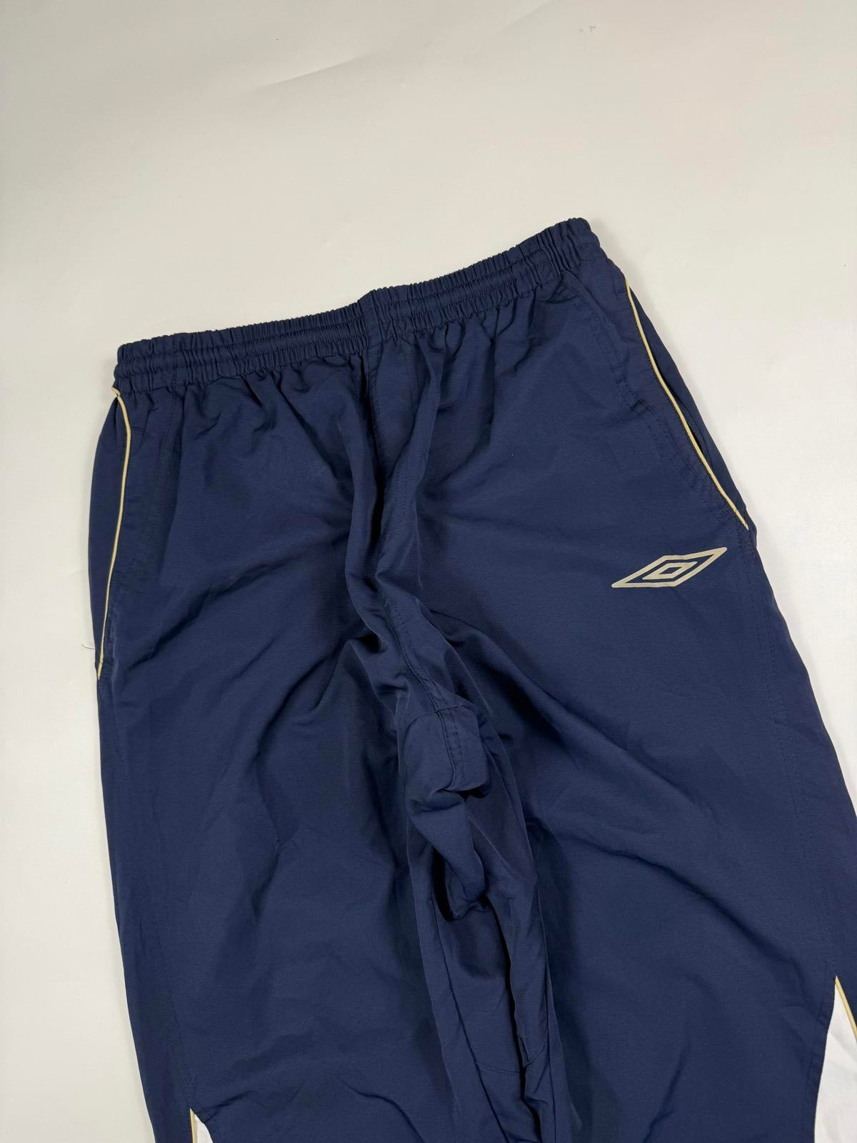 Vintage Umbro baggy track pants (XL)