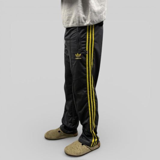 Vintage 90s Adidas originals baggy track pants (M)