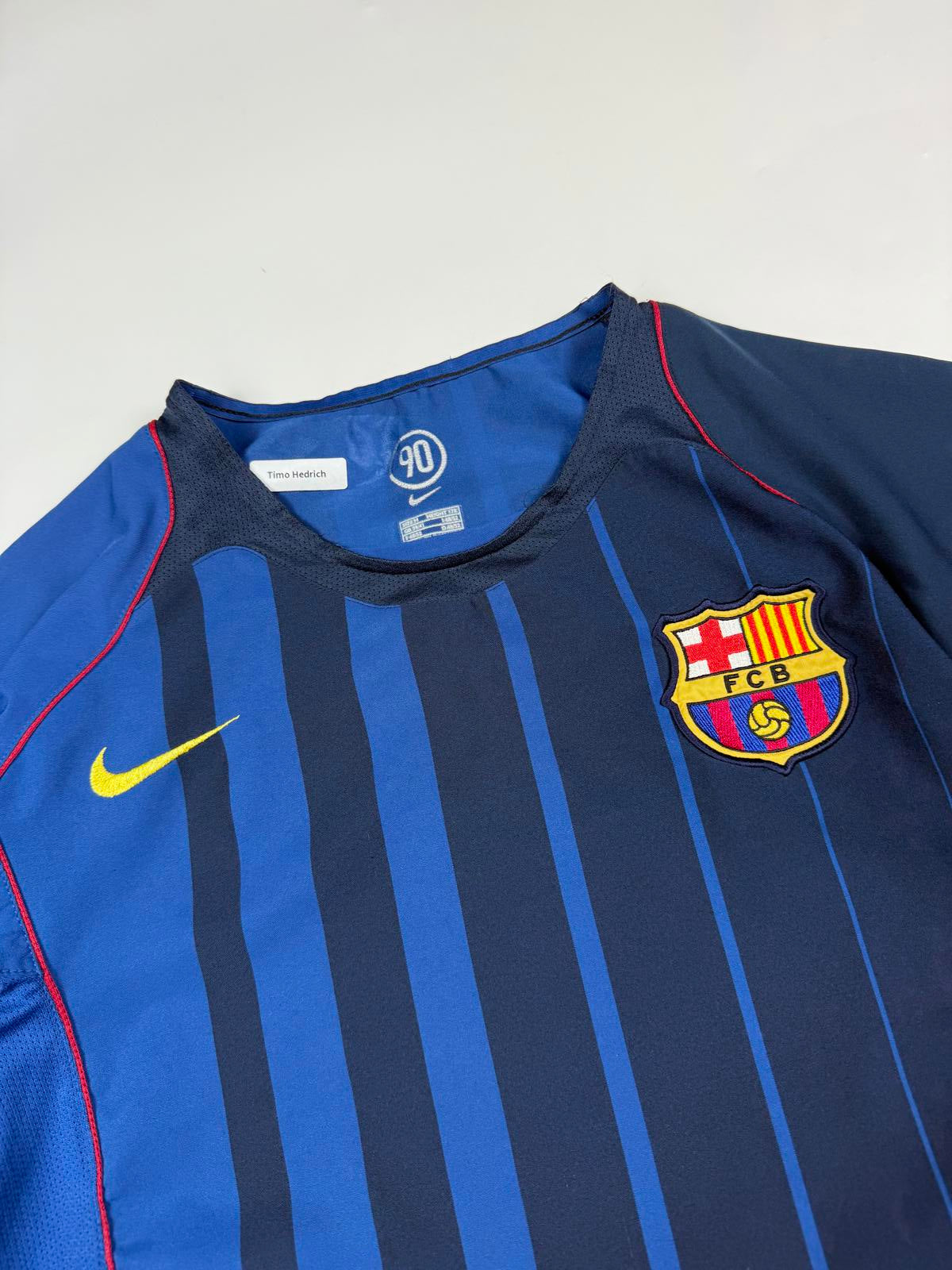 Vintage Barcelona 2004/05 Nike away football shirt (M)