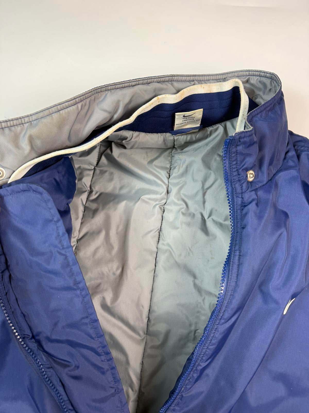 Vintage 90s Nike spell out padded jacket (XL)