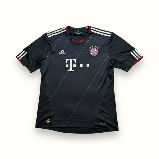 Bayern Munich Adidas 2010-11 football shirt