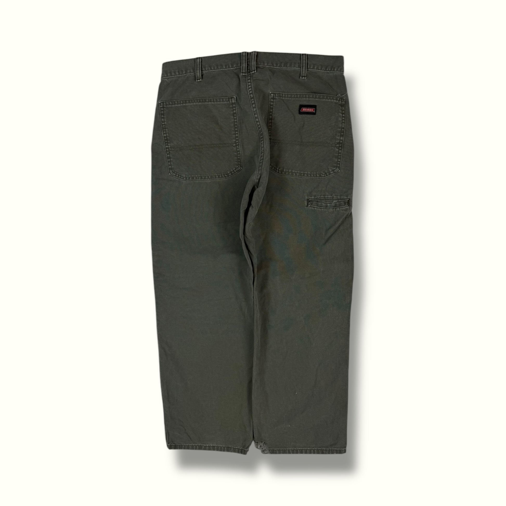 Green baggy carpenter pants Dickies workwear 