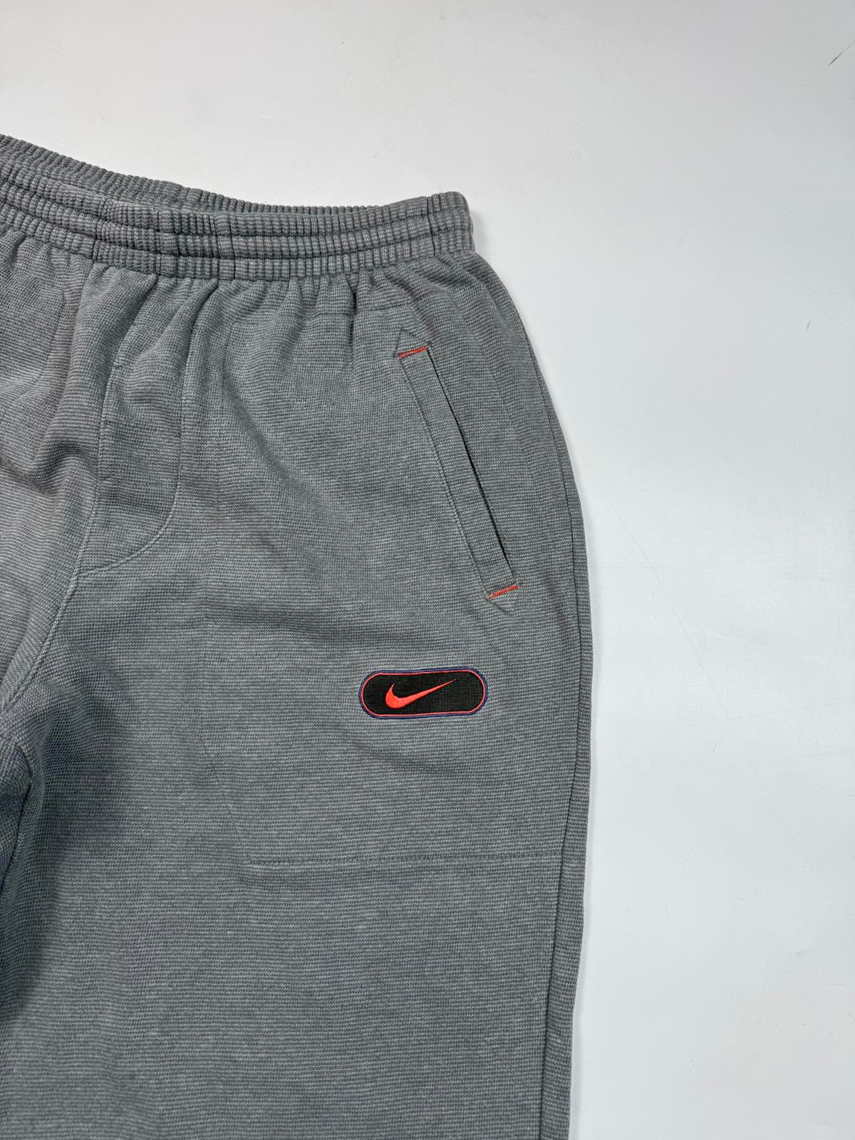 Vintage 90s Nike baggy joggers (L)