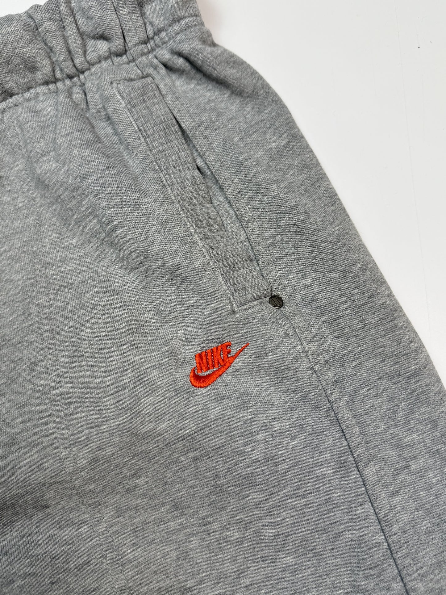 Vintage Nike baggy joggers (L)