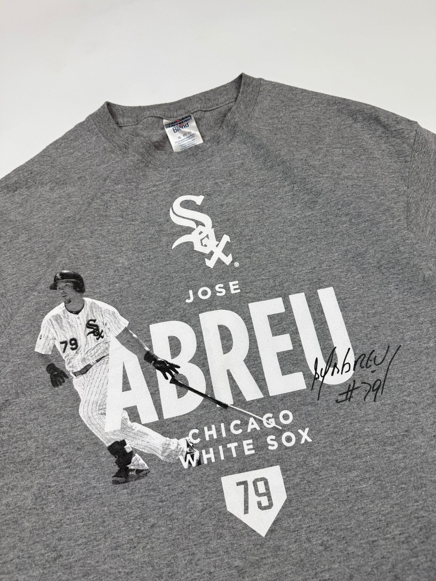 Jose Abreu Chicago white sox Jerzees graphic tee (XL)