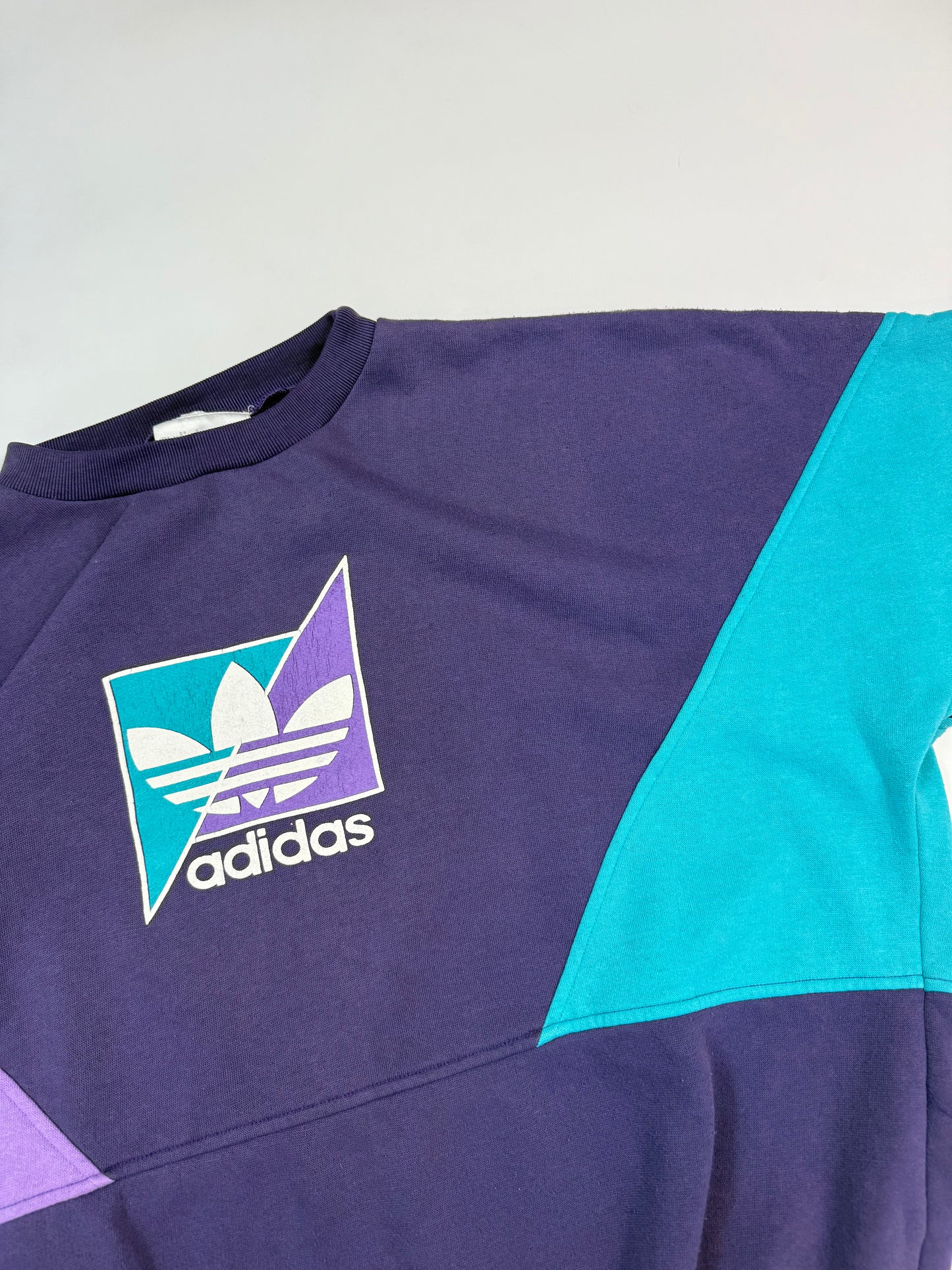 Vintage 90s Adidas originals centre logo sweatshirt (L)