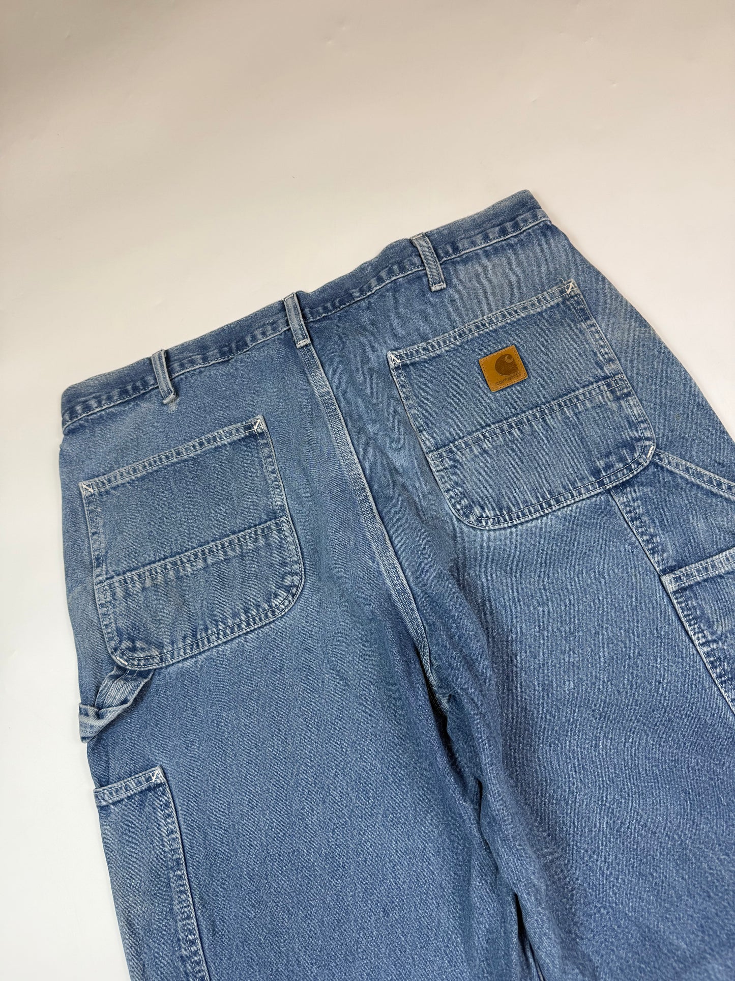 Carhartt baggy carpenter jeans (W38)