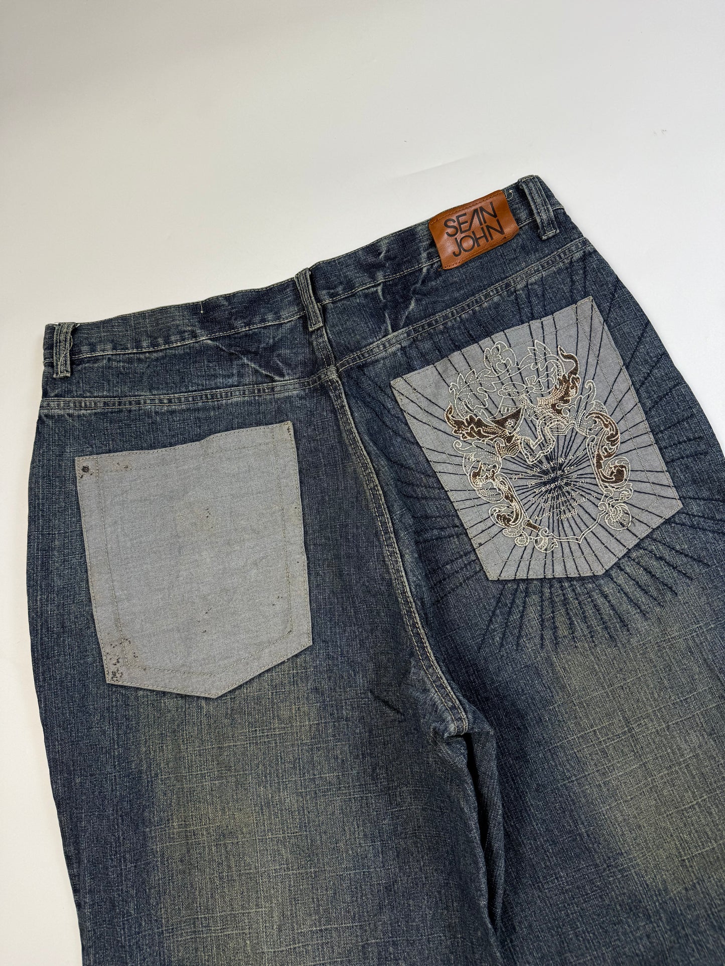 Vintage Y2K Sean John baggy jeans (W38)
