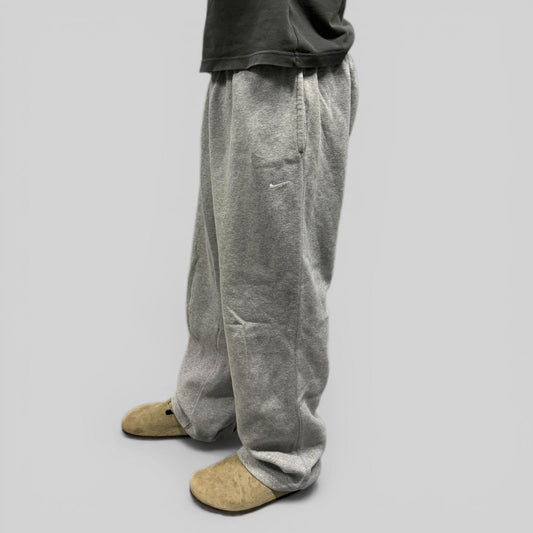 Vintage Nike baggy joggers (XL)