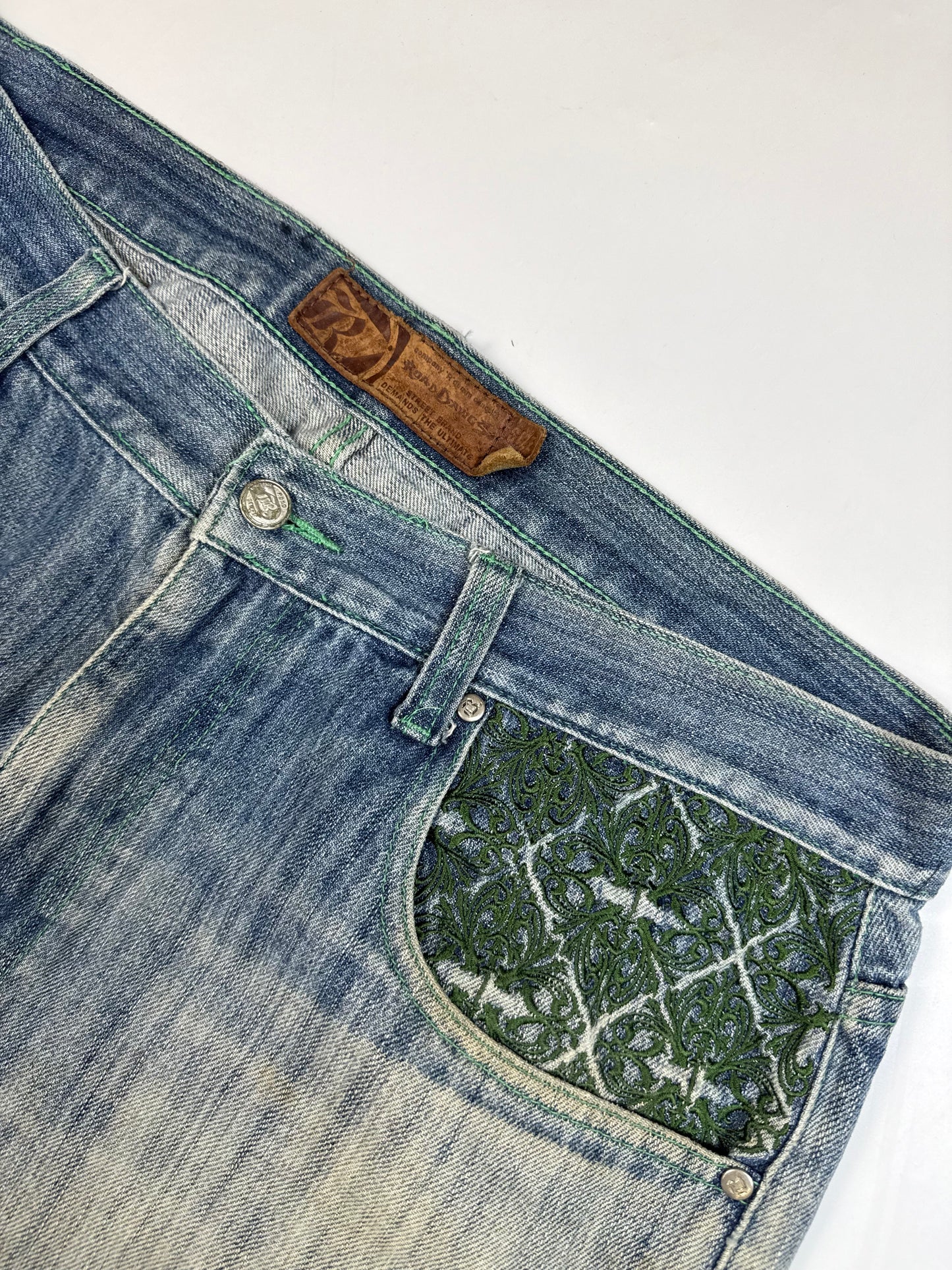 Vintage Y2K baggy hip hop jeans (W38)