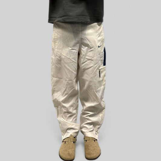 Vintage 90s Nike baggy track pants (M)