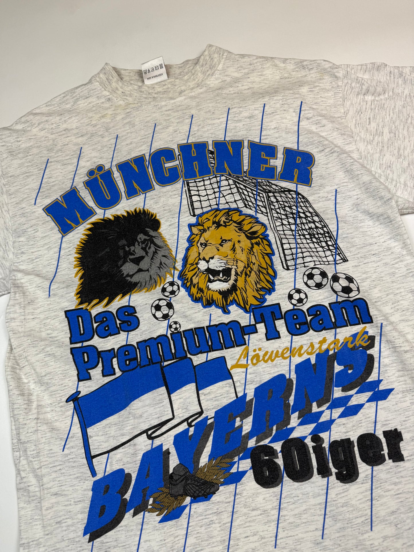 Vintage Munchen 1860 graphic all over print tee (L)