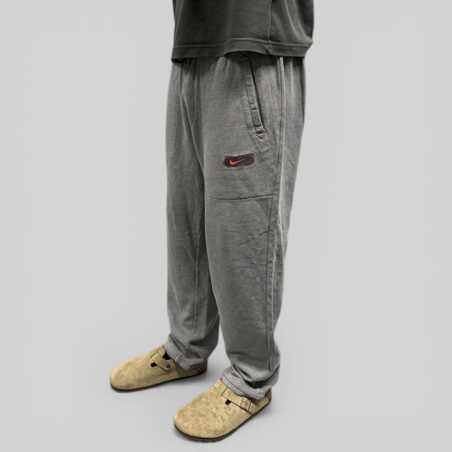 Vintage 90s Nike baggy joggers (L)