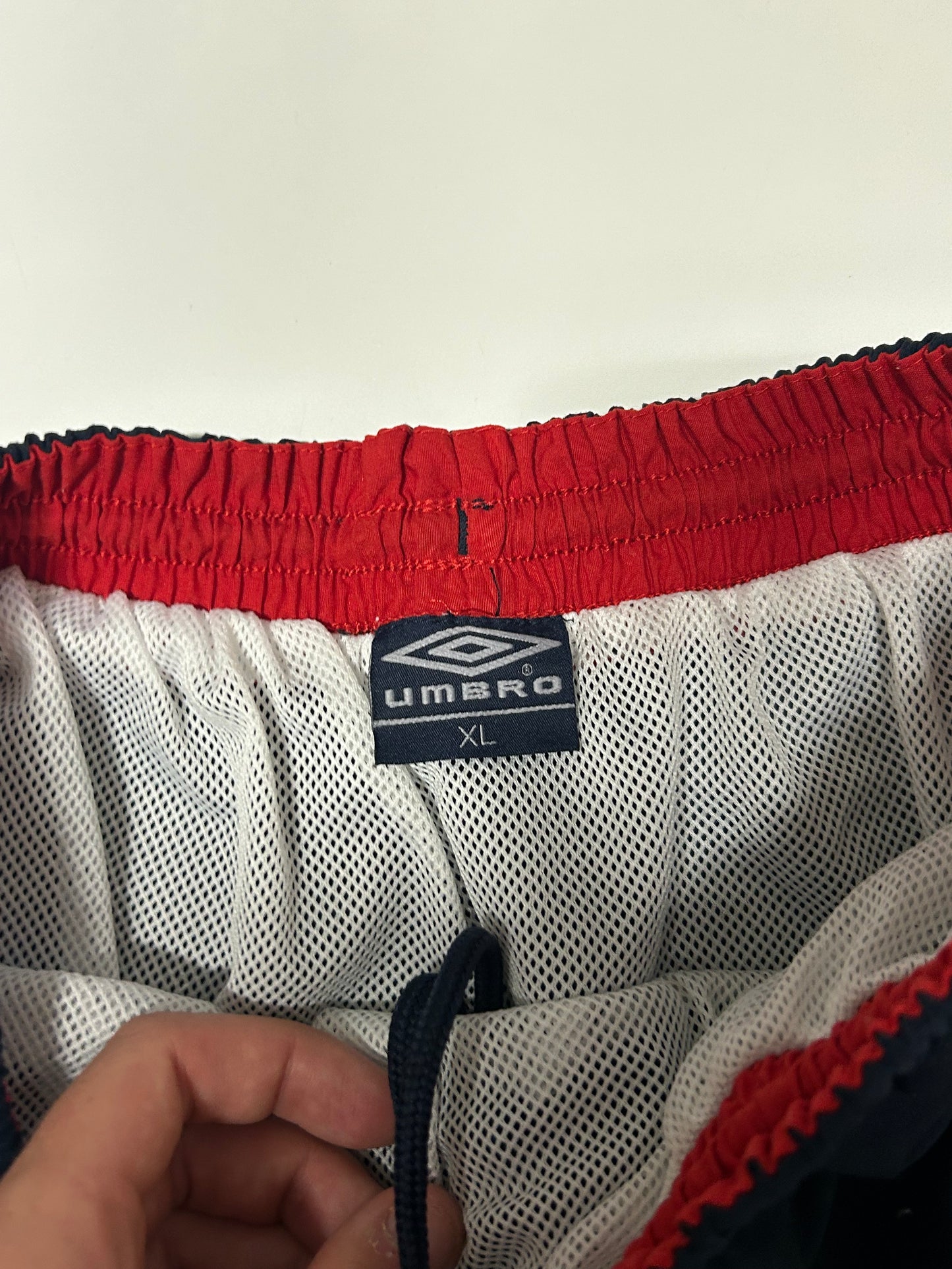 Vintage Umbro spell out shorts (XL)