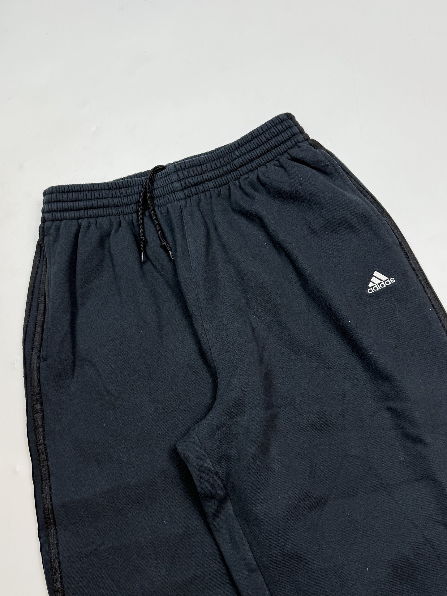 Vintage Adidas baggy joggers (L)