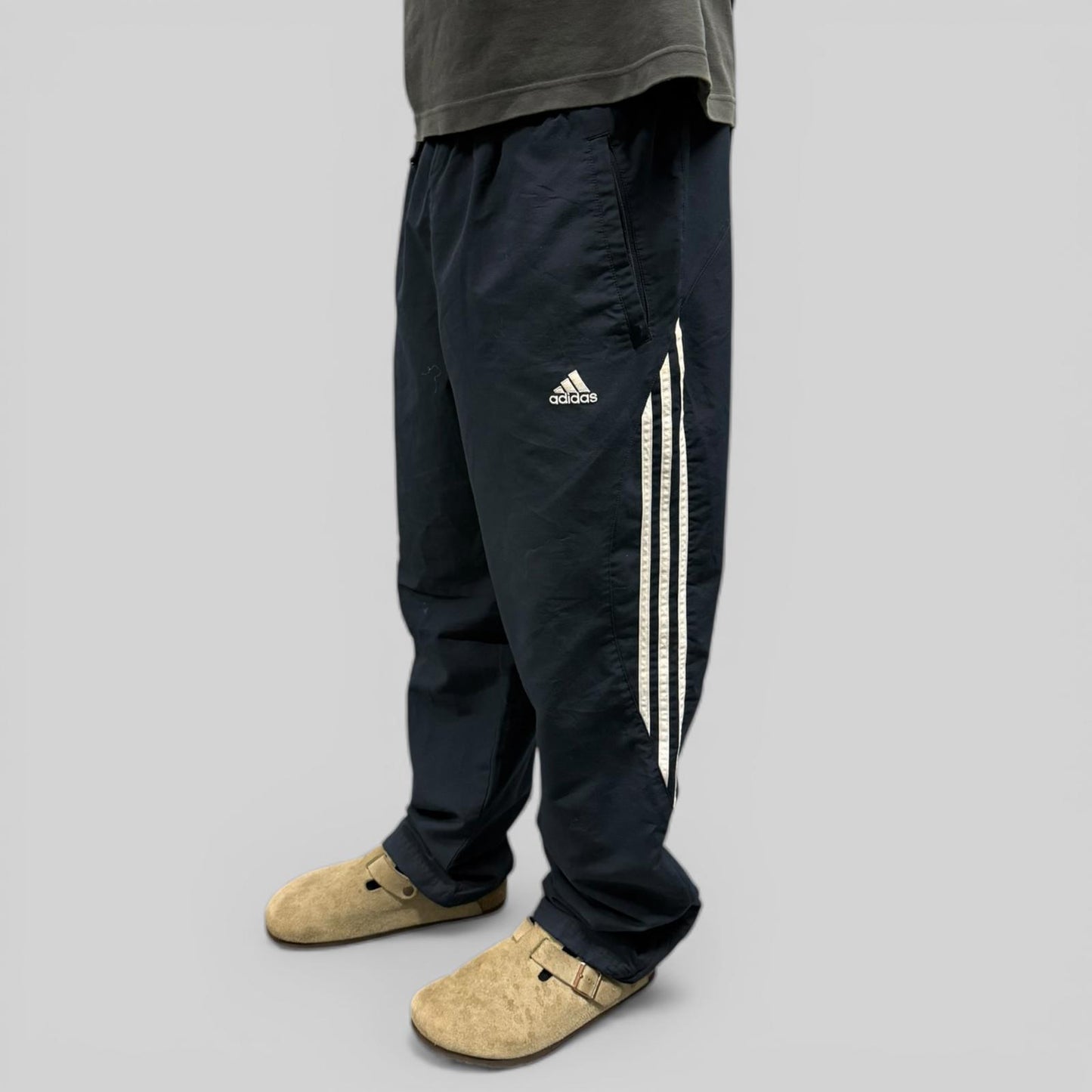 Vintage Adidas baggy track pants (L)