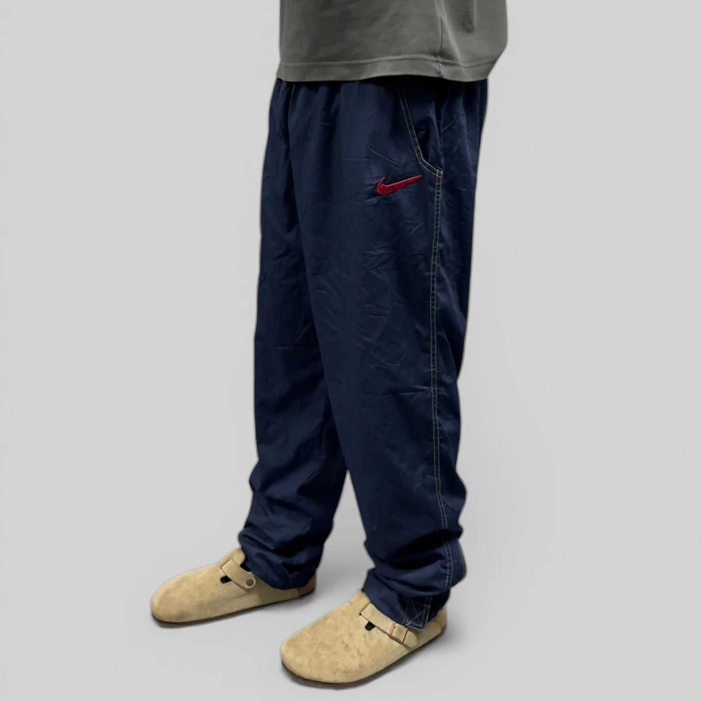Vintage 90s Nike baggy track pants (L)