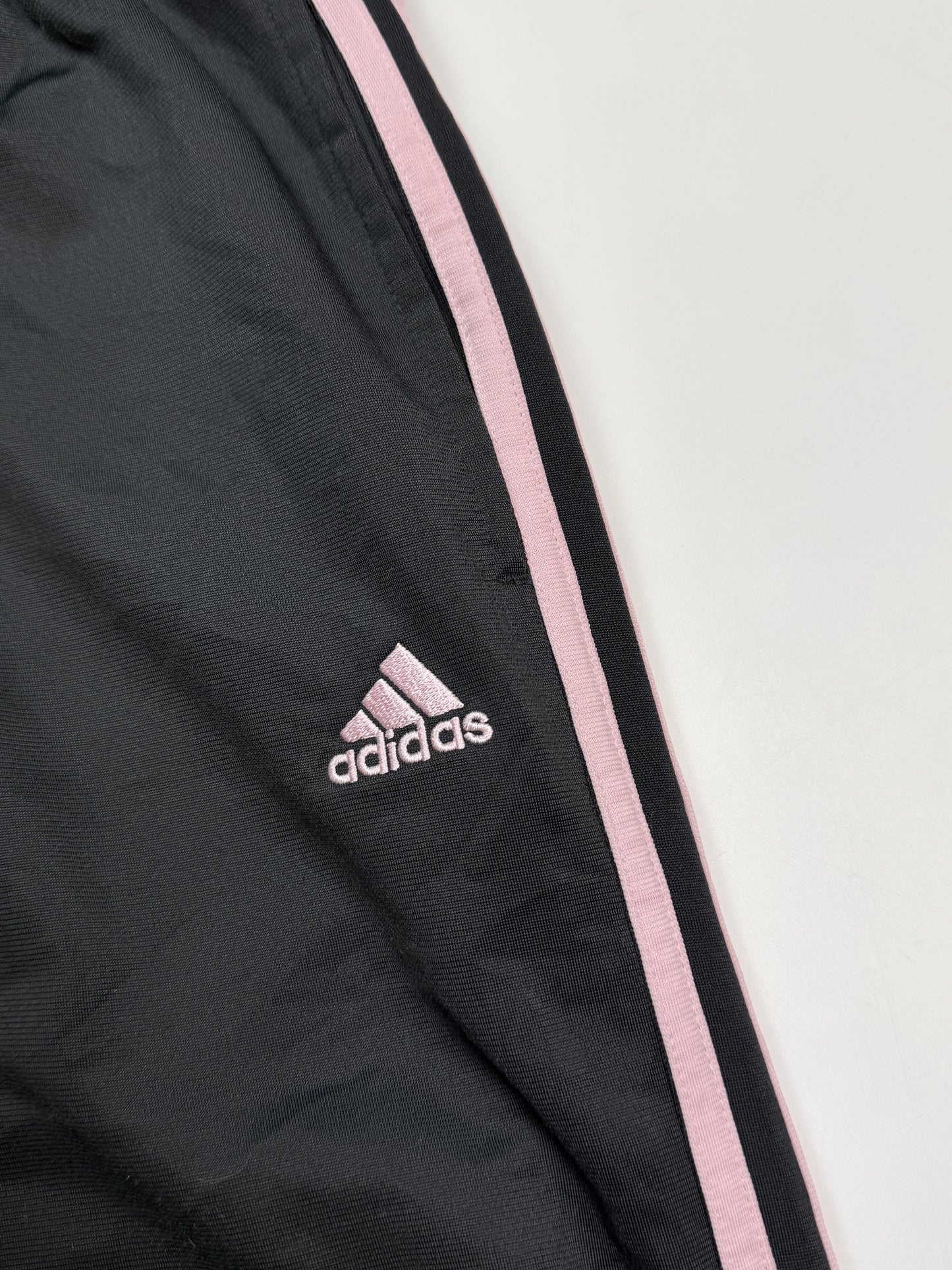 Vintage Adidas baggy track pants (M)