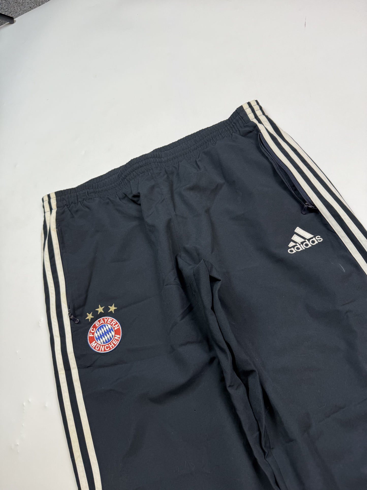 Vintage Bayern Munich adidas 2008-09 track pants (L)