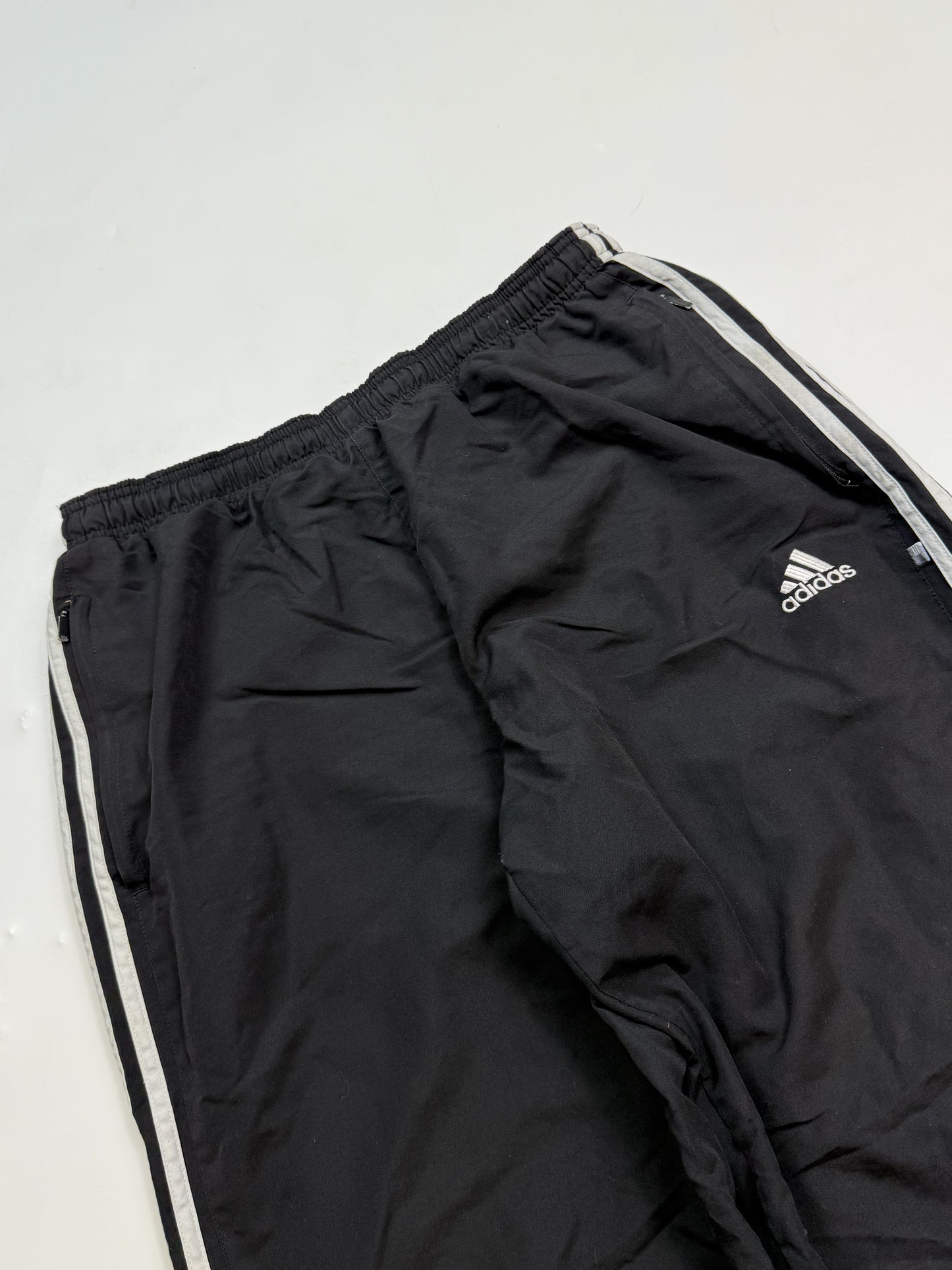 Vintage Adidas baggy track pants (M)