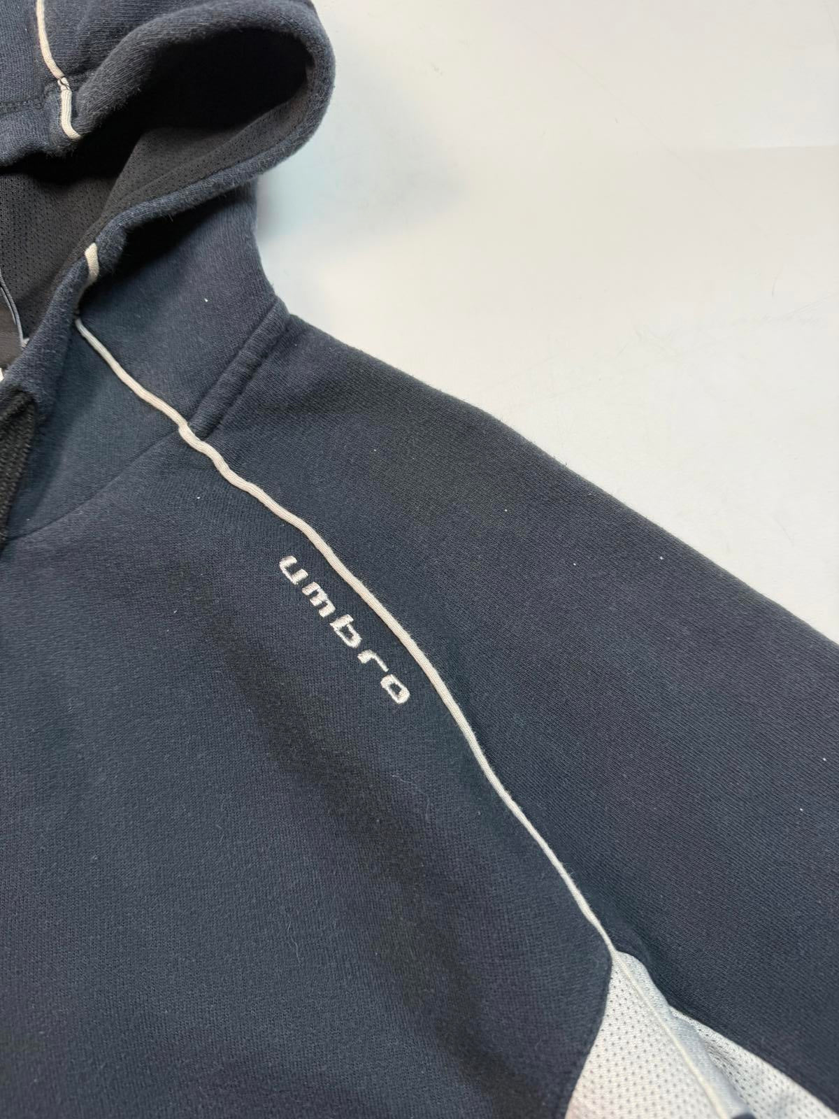 Vintage Umbro zip up hoodie (L)