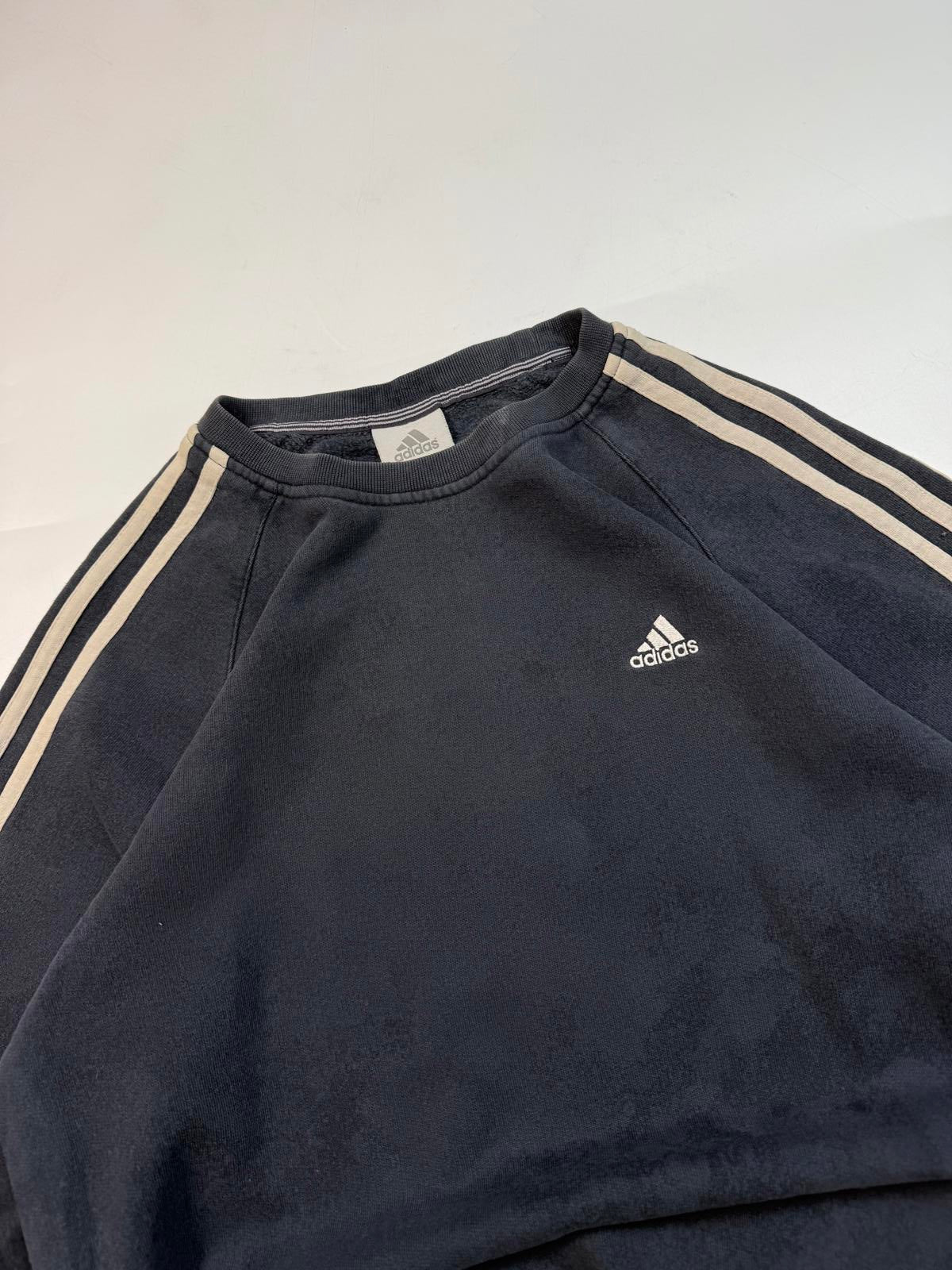 Vintage Adidas small logo sweatshirt (S)