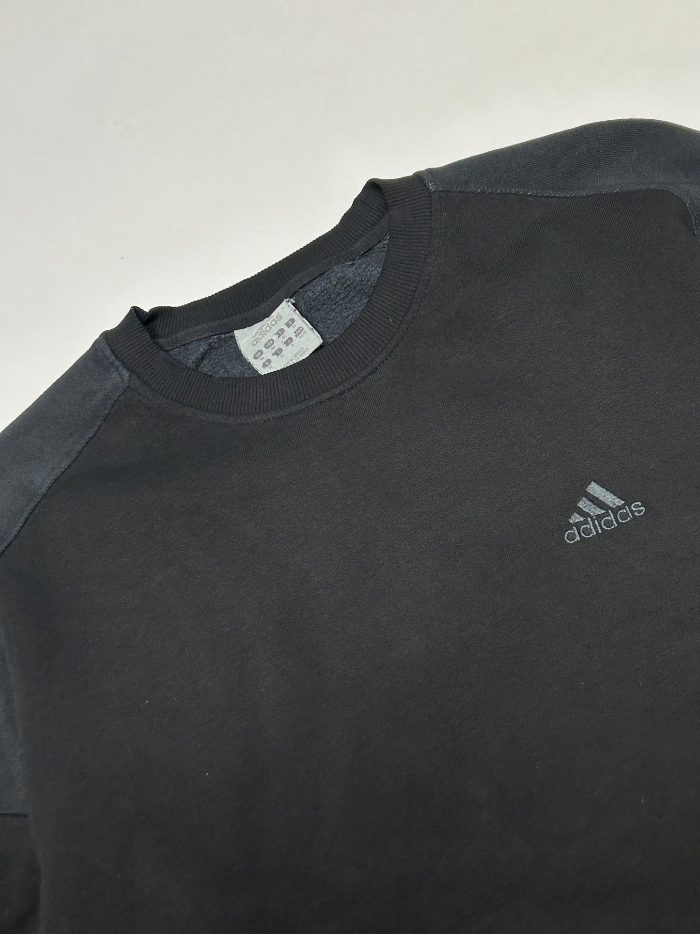 Vintage Adidas small logo sweatshirt (M)
